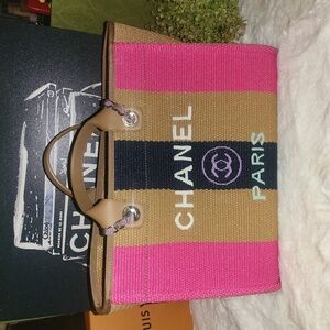 Chanel Multicolor Straw Raffia Deauville GM Tote Gold Hardware Excellent Cond.